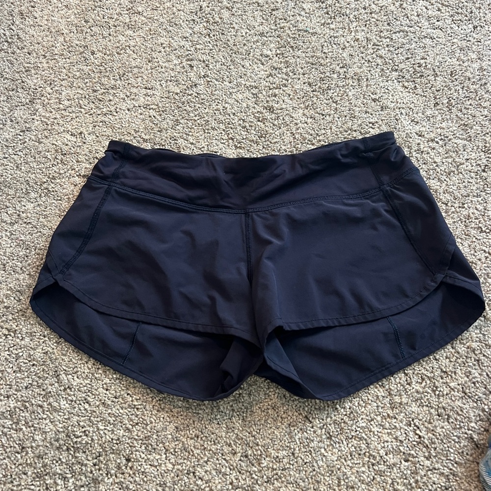 Lulu speed up shorts size 4 2.5 inch